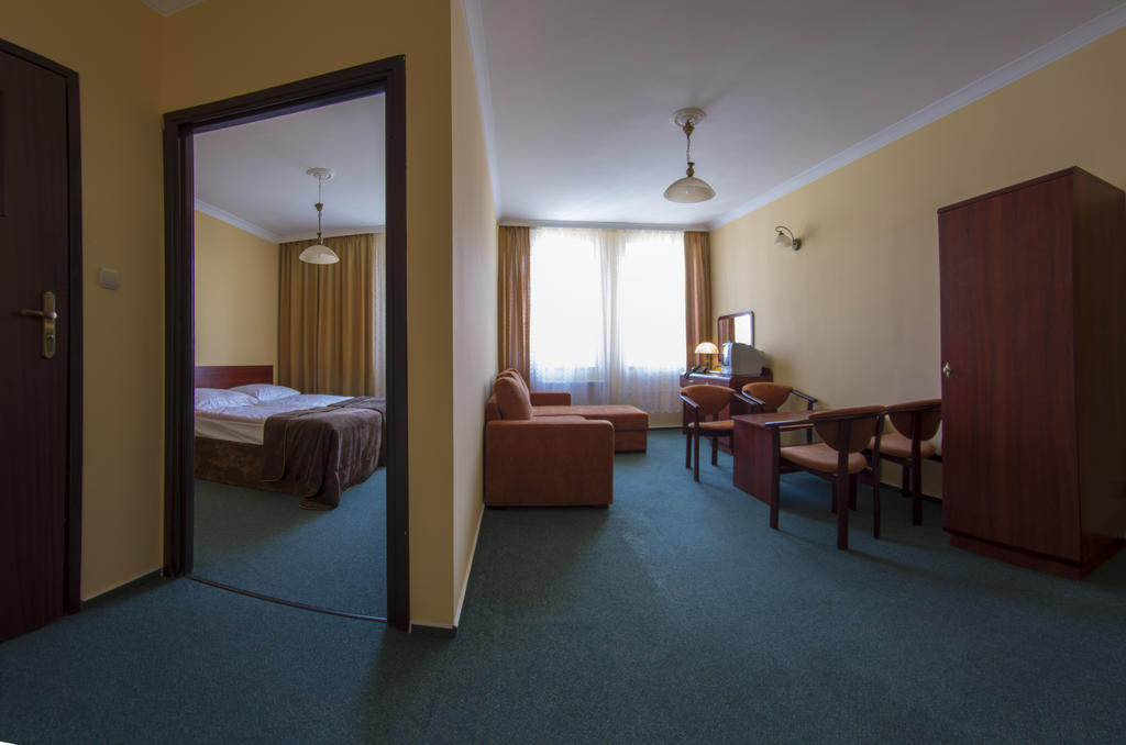 Hotel Morze Ustka Buitenkant foto