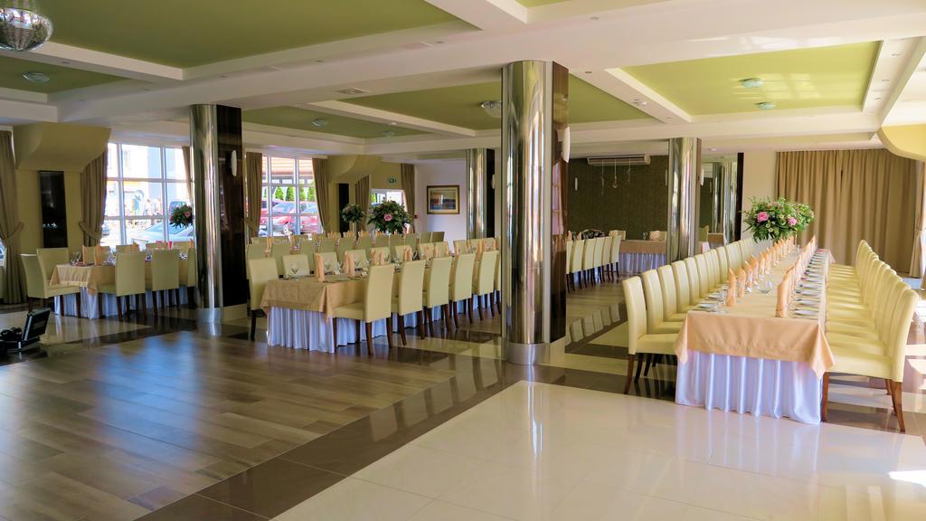 Hotel Morze Ustka Buitenkant foto